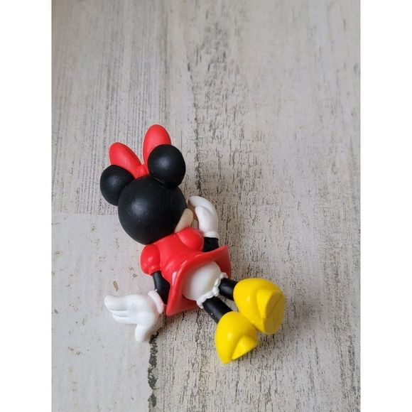 Minnie Mouse blushing red polka dot dress mini toy figure - Picture 5 of 5